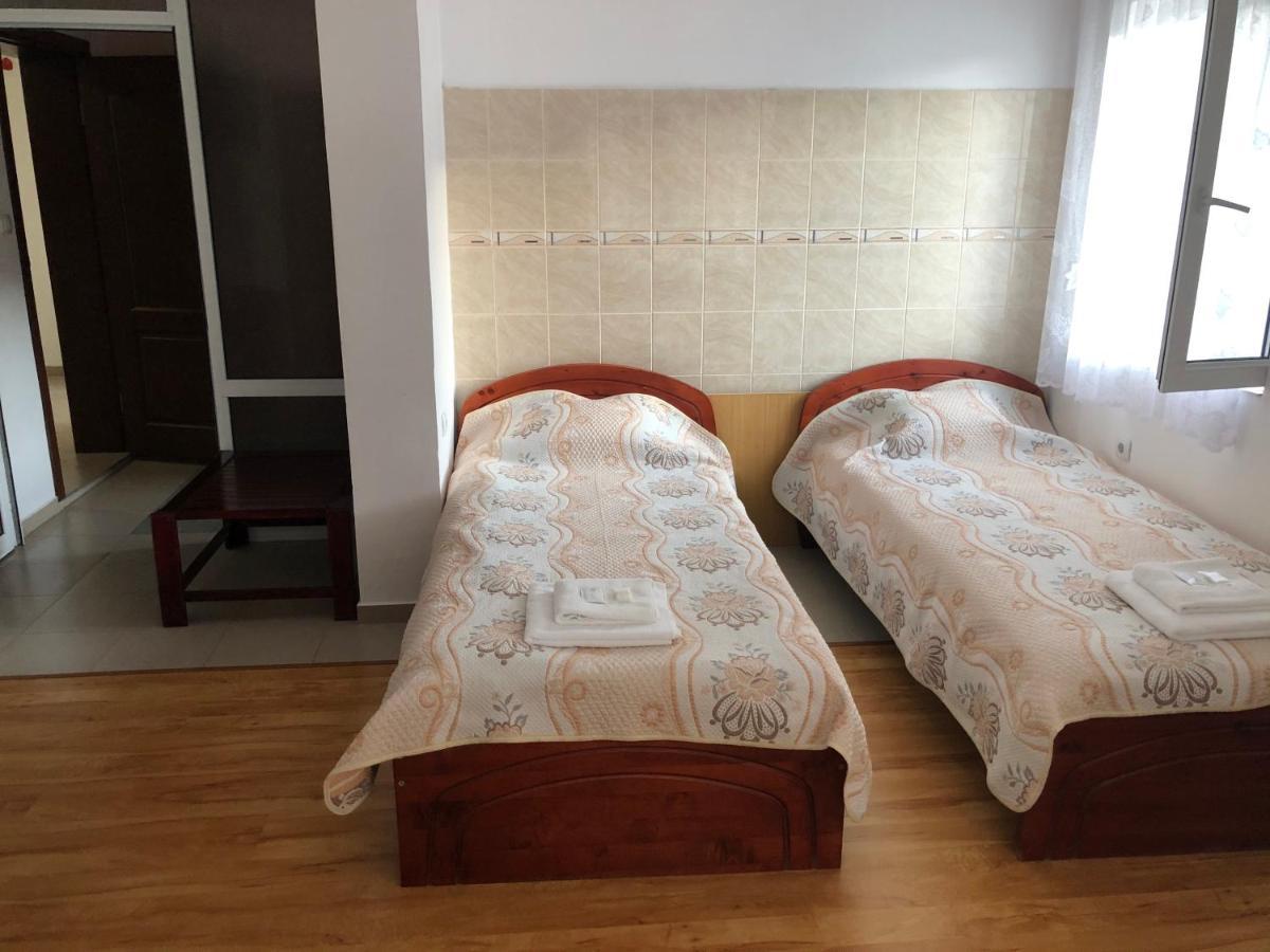 Family Hotel Panorama Sarnitsa Ngoại thất bức ảnh