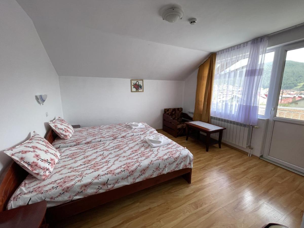 Family Hotel Panorama Sarnitsa Ngoại thất bức ảnh
