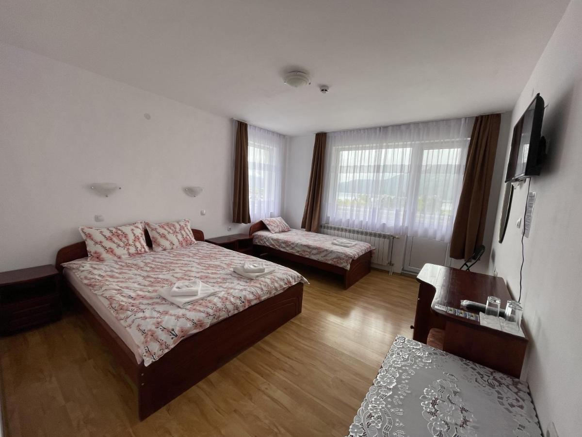 Family Hotel Panorama Sarnitsa Ngoại thất bức ảnh