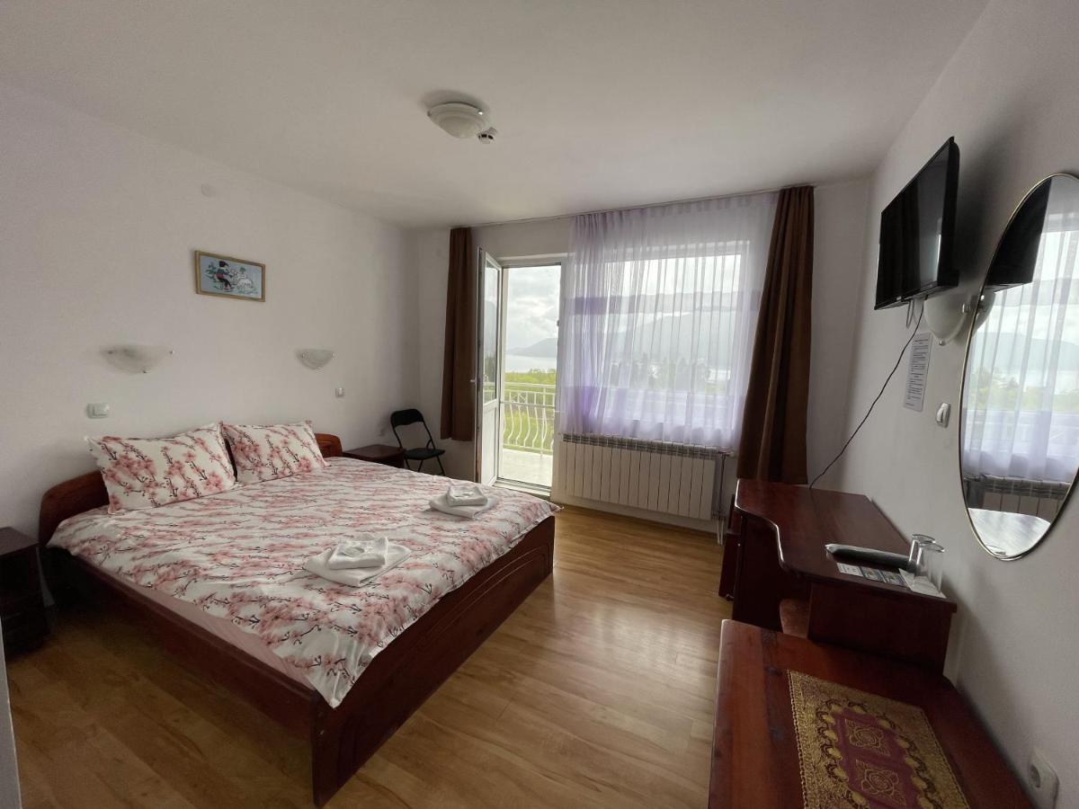 Family Hotel Panorama Sarnitsa Ngoại thất bức ảnh