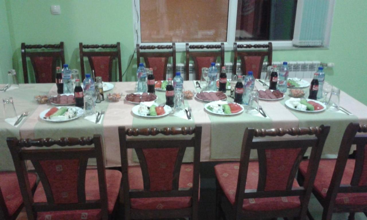 Family Hotel Panorama Sarnitsa Ngoại thất bức ảnh