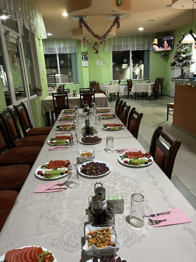 Family Hotel Panorama Sarnitsa Ngoại thất bức ảnh