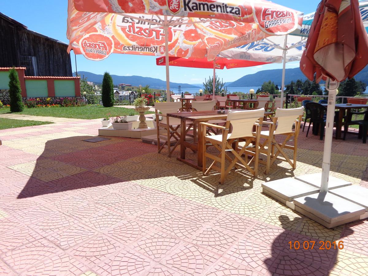 Family Hotel Panorama Sarnitsa Ngoại thất bức ảnh