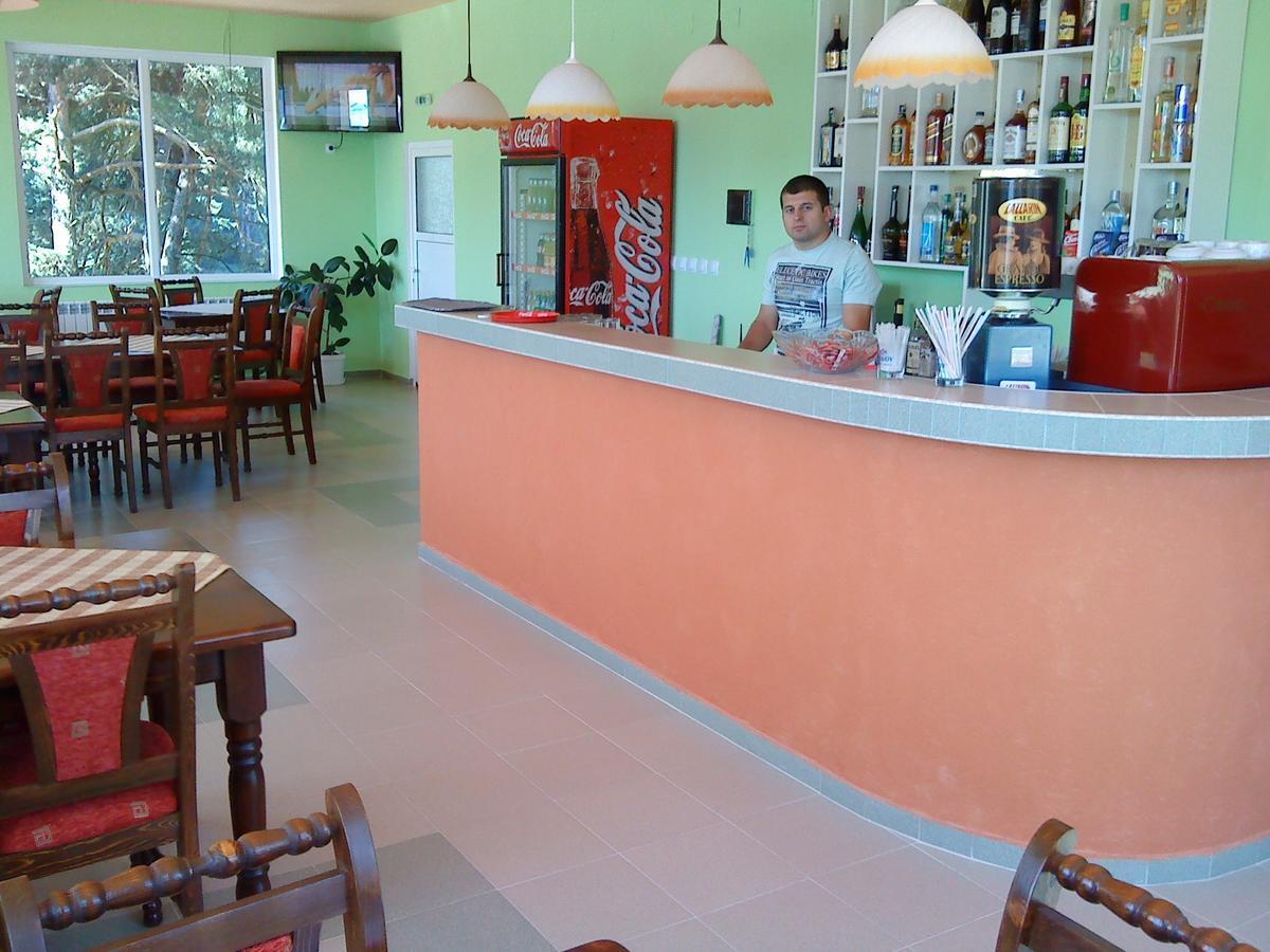 Family Hotel Panorama Sarnitsa Ngoại thất bức ảnh