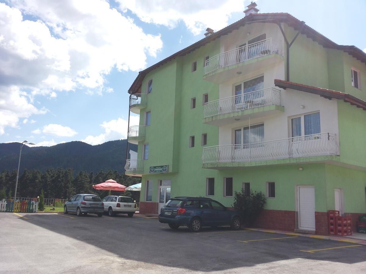 Family Hotel Panorama Sarnitsa Ngoại thất bức ảnh