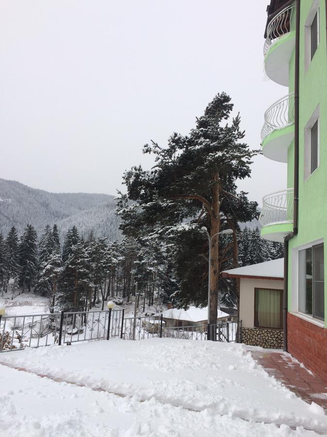 Family Hotel Panorama Sarnitsa Ngoại thất bức ảnh