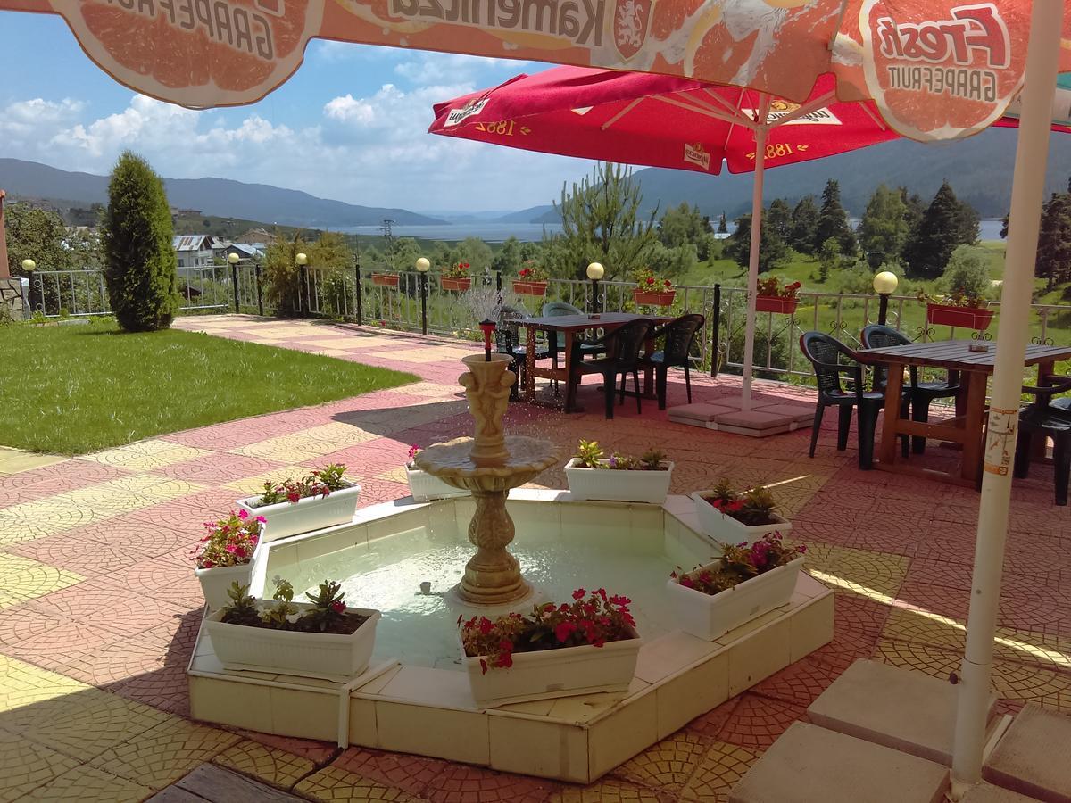 Family Hotel Panorama Sarnitsa Ngoại thất bức ảnh