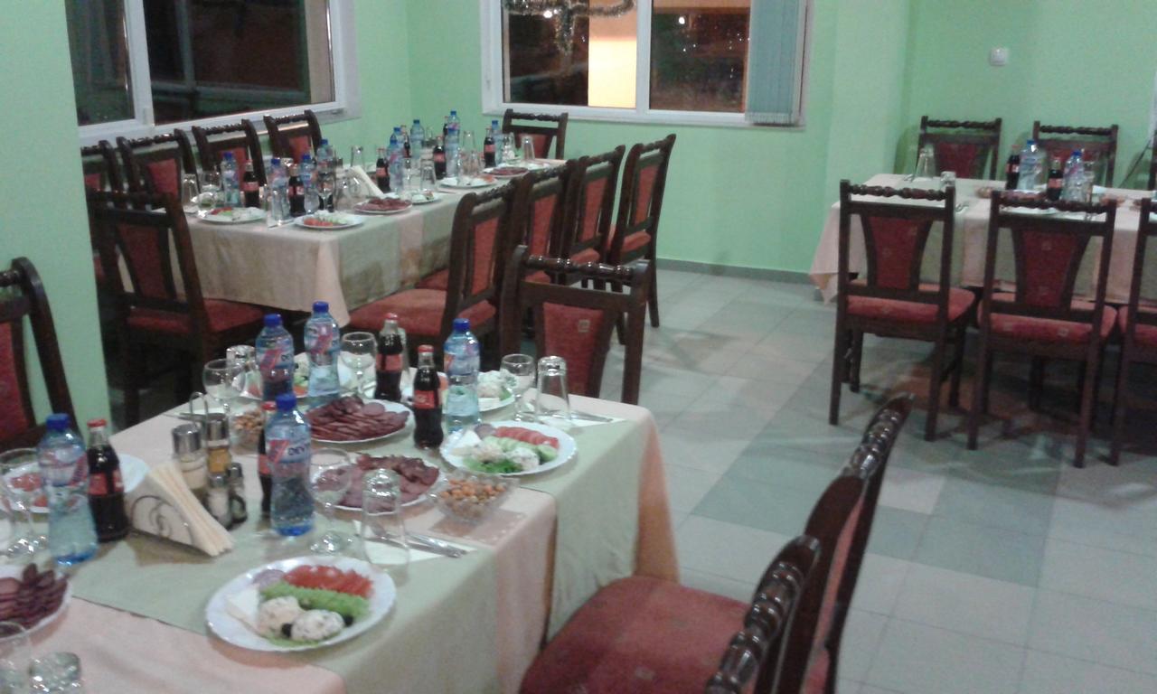 Family Hotel Panorama Sarnitsa Ngoại thất bức ảnh